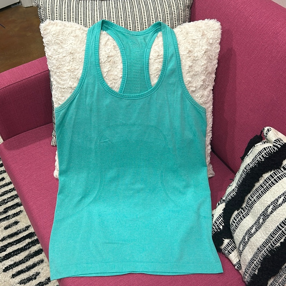 Lululemon Swiftly Tech Tank 👟